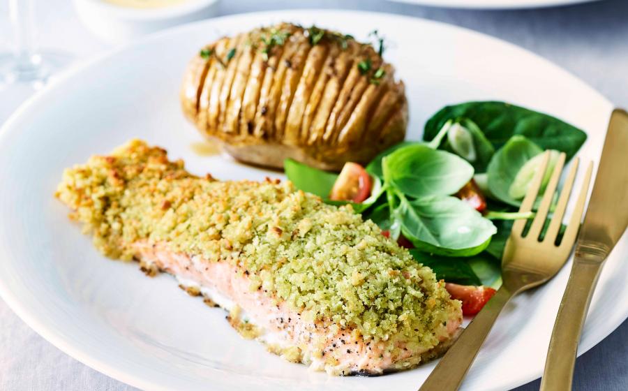 Saumon en croûte au Parmesan, pommes de terre à l’ancienne et velouté de Béarnaise sur SPAR.be, Supermarché