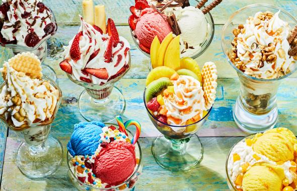Ijs, coupe, ijscoupe, chocolade, vanille, stracciatella, oreo, rode vruchten, ice cream
