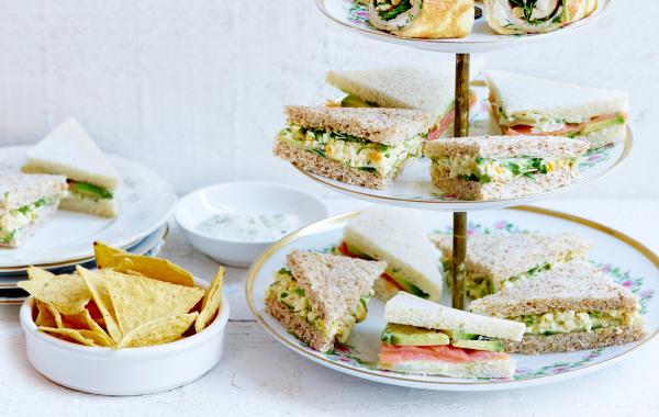 sandwiches, gerookte zalm, avocado, high tea, snacks, Aperitief, Tapas, spar.be