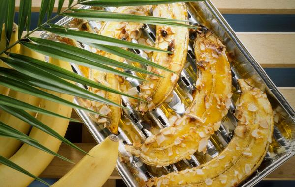Banaan, fruit, zoet, dessert, rum, pecannoten, dessert, barbecue, bbq, gebak,spar.be