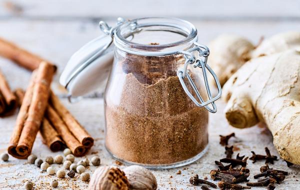 kruiden, dessert, pompoen, pumpkin spice, kaneel, peper, nootmuskaat, kruidnagel, gebak, bake-off, spar.be