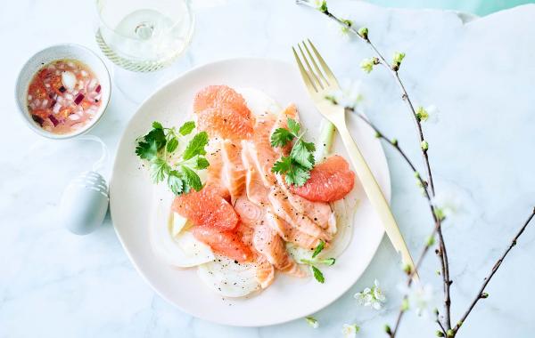 zalm, vis, ceviche, voorgerecht, Pasen, dressing, pompelmoes, venkel, diner, spar.be