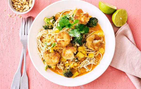 scampi, vis, krokante scampi, currysaus, rode curry, mango, fruit, fris, spar.be