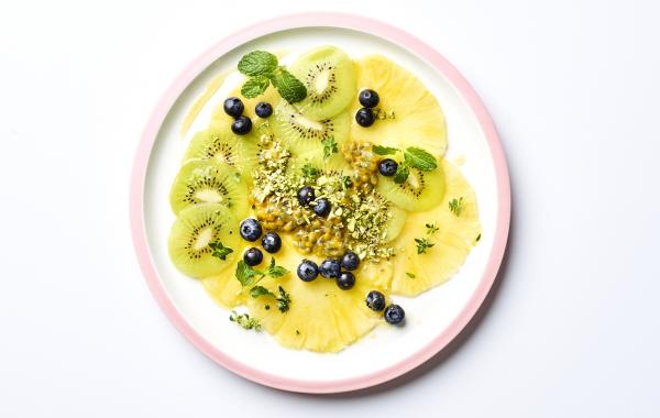 carpaccio, kiwi, fruit, fris, zoet, siroop, sinaasappel, appelsien, italiaans, ananas, zoet, voorgerecht, spar.be
