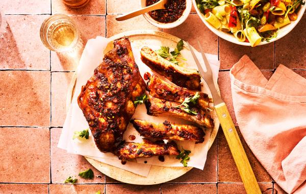 ribbetjes, paprikasalade, bbq, barbecue, grill, zomers