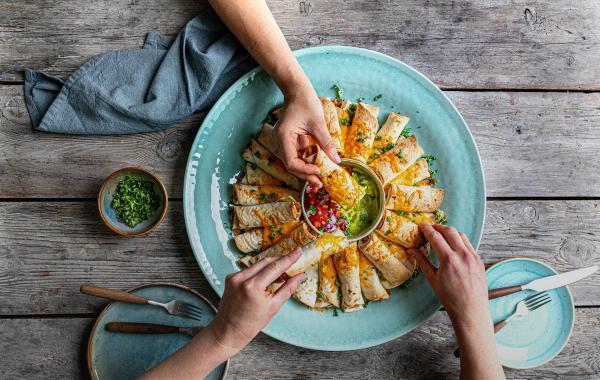 Mexicaans, dipring, tortilla, vulling, kip, gevogelte, cheddar, guacamole, sharingdish, tapas, share, spar.be